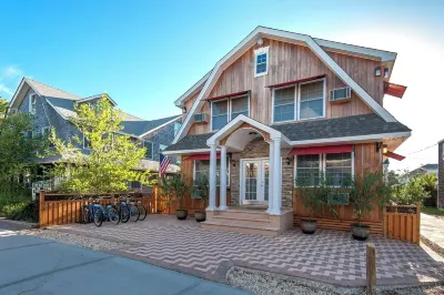 Palms Hotel Fire Island Hotels near Robert Moses State Park - Long Island