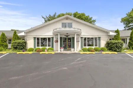 Glass House Inn Erie Near I-90 & I-79 Отели в г. Фэрвью Тауншип