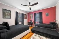 Lallys House, Historic Salem. Steps from common & Halloween events-Themed rooms! Hotel in zona Witch Dungeon Museum