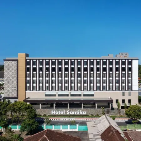 Hotel Santika Blitar Отели в г. Блитар