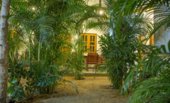 Eagle Resort Arugambay