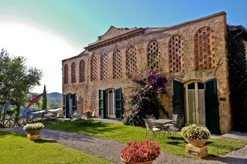 Borgo Colleoli Resort Hotels in Palaia