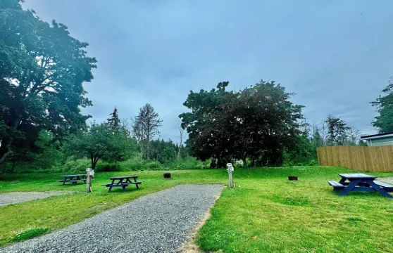 河邊度假村和RV公園