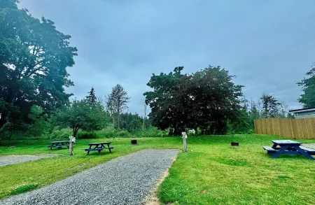 Riverside Resort & RV Park Отели в г. Nanaimo G