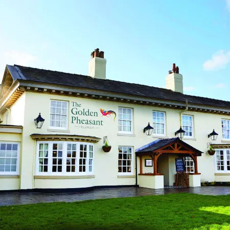 The Golden Pheasant Отели рядом с достопримечательностью «Таттон-парк»