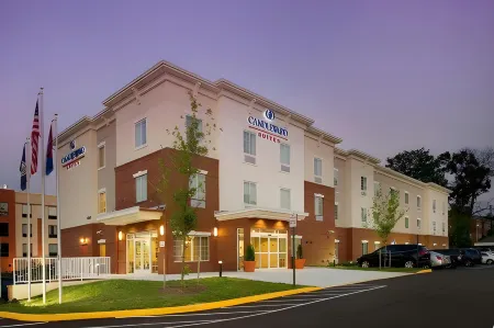 Candlewood Suites Alexandria - Fort Belvoir Отели в г. Брайанс-Роуд