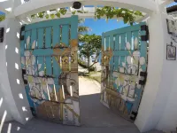 Kandugyap House by the Sea - B&B