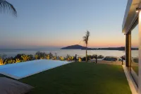 Sounio Black Villa