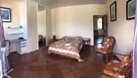 Te Mana Lodge Hotels in Afaahiti