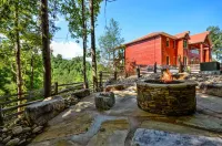 Breathtaking 14Br Cabin: Elevator Views Games Hot Tubs Galore Hotels in 