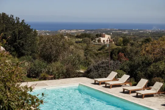 Mr & MRS Smith Kapsaliana Village Hotel