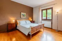 Panorama Villa Nestled Among the Vineyards Langhe Hotels in Neive