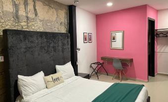 Adhoc Boutique Barrio Antiguo