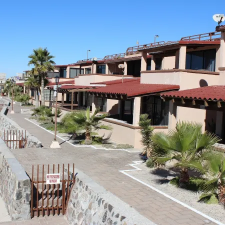 Las Gaviotas 402 Mid-Century Ocean View Apartment