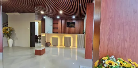 Sunflower Hotel syariah near Juanda airport Отели в г. Sedati