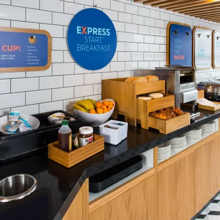 Holiday Inn Express CARDIFF BAY by IHG
