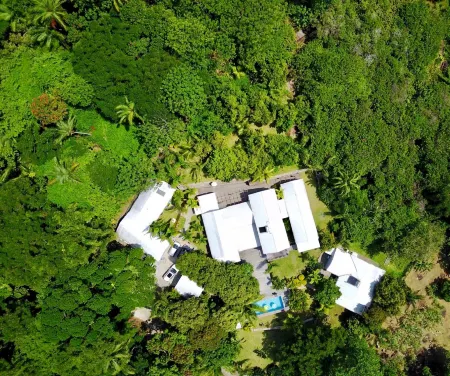 Red Coconut Self-Catering