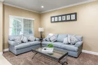 Elegant Refuge - Spa Retreat with Rooftop Terrace Hotels in Orem