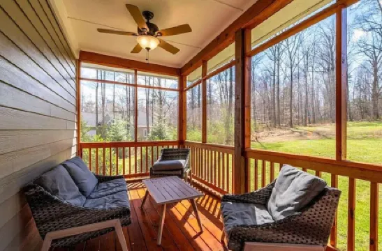 6-bedroom house in Nellysford with WiFi AC Skiing Tubing and Golf