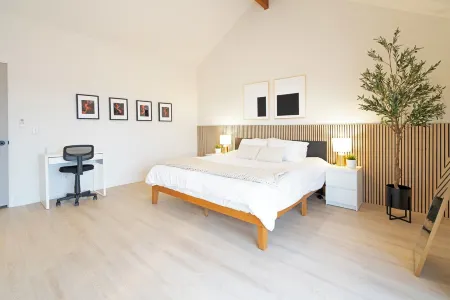 Stunning Sunrise to Sunset Views! One Acre Property Отели рядом с достопримечательностью «Мост Навахо»