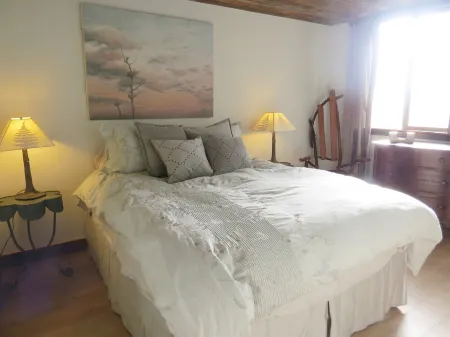 Breathtaking Views of Yellowstone on the Yellowstone River in a Luxury Lodge!