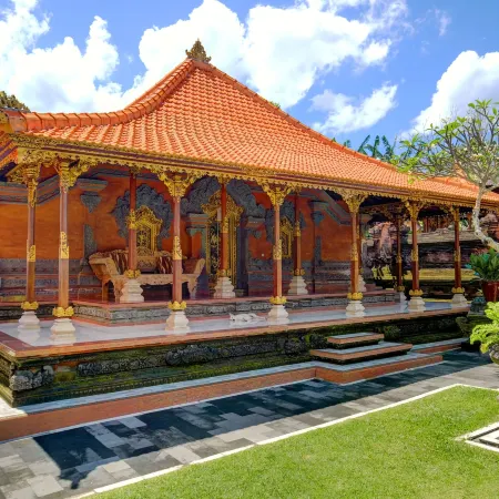 Jero Delod Guesthouse Отели рядом с достопримечательностью «Пляж Кедунгу»