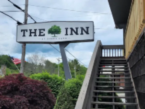 The Inn at Shady Lawn Hotels in Avery County