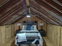 Hidden Oaks Lavish Cabin #2 Hotels in Henry County