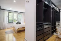 Alf and Lisa's Luxury Glebe House - 2BR, 2BA With Free Lockup Parking Hotels in Glebe