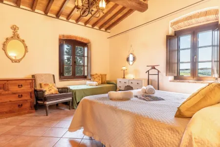 Villa La Lespa w/ Private Pool Billiards and Lake View