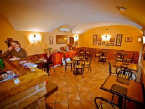 Ideal City Walk Hotels in Naples