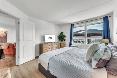 Dwntn Branson 1 Walk Lndng, Main St.Pools Отели рядом с достопримечательностью «The SKY Deck at Parakeet Pete's Waterfront Zipline»