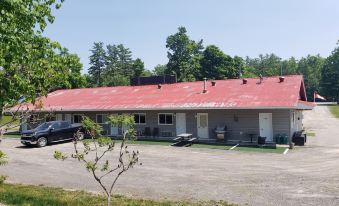 Calabogie Motor Inn