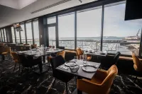 Le Barracuda & Spa, Centre Port, Pieds Dans l'Eau, Vue Mer Hotels in Brest