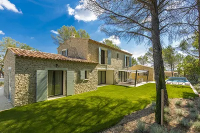 L'Instant Luberon Hotels near Le Moulin a Vent