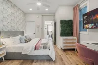 Passyunk Square Spacious 1 Br Oasis- Huge Deck