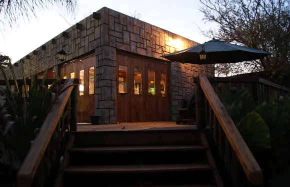 穆庫魯曼茲旅館