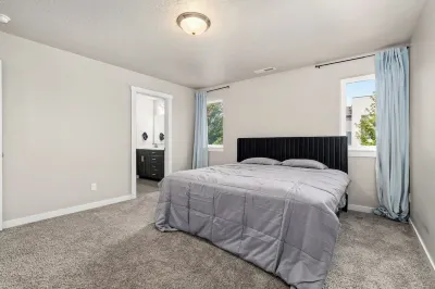 Spacious and Peaceful 4BR/2.5 House with Modern Comforts and Private Yard