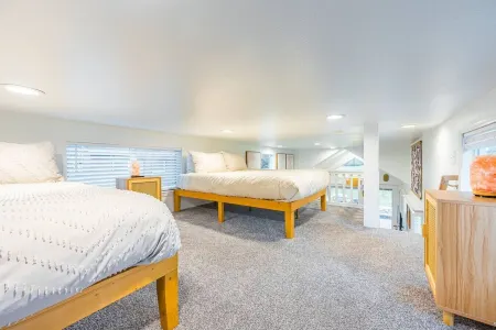 Rainforest Tiny Home Retreat #27 Отели рядом с достопримечательностью «Парк Тилликум»