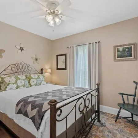 Charming duplex walkable to historic downtown Cedarburg
