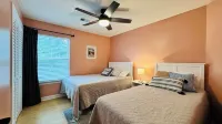 "Low Tide" Luxury Updated 3-bedroom first floor accessible condo with King bed!