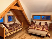 Cozy Woodland Escape: Scenic Cabin Retreat in Alpine, WY Hotels in Alpine