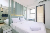 Simple and Cozy Living Studio Transpark Cibubur Apartment Отели в г. Джакарта