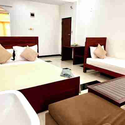 Subhas Tourist Hotel Rooms