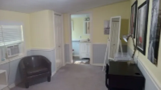 Charming Texoma 1-bedroom guesthouse in growing Sherman, Texas