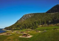 Cozy basement apartment suite, beautiful Paradise! Hotels in Paradise