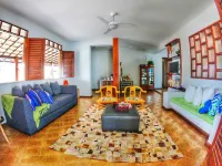 House with pool 50 m from the beach