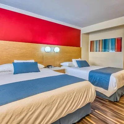 هوليوود سيتي إن Hotels near مرصد غريفيث
