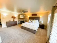 Sandy Pool House, Bar, Hot Tub and Gym, Sleeps 11!