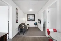 Bunker 2 "Urban meets Rustic" Hotels in Te Awamutu